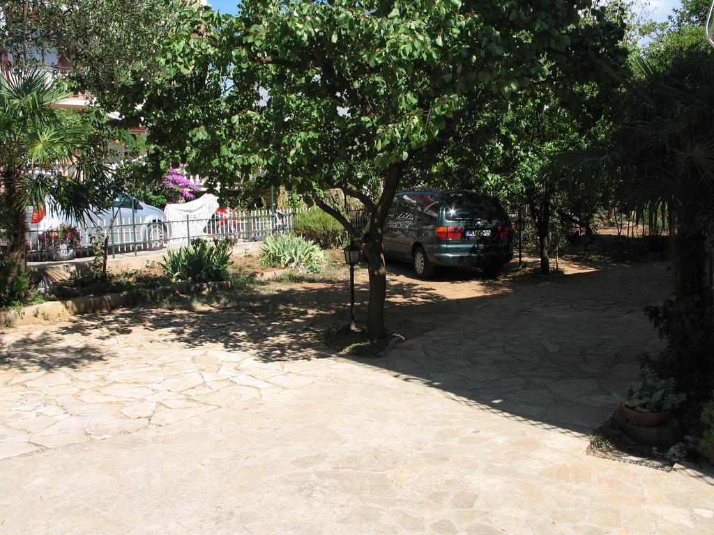 Apartments Villa Agatha Sveti Filip i Jakov Extérieur photo