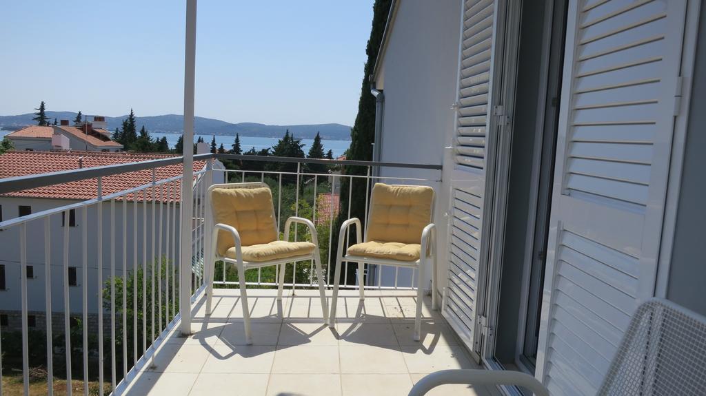Apartments Villa Agatha Sveti Filip i Jakov Extérieur photo