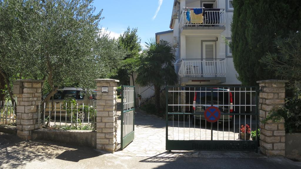 Apartments Villa Agatha Sveti Filip i Jakov Extérieur photo