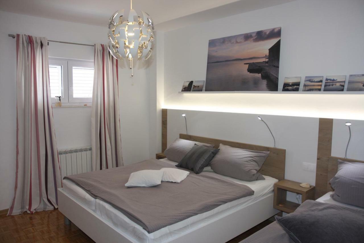 Apartments Villa Agatha Sveti Filip i Jakov Extérieur photo