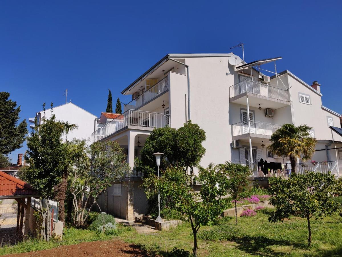 Apartments Villa Agatha Sveti Filip i Jakov Extérieur photo